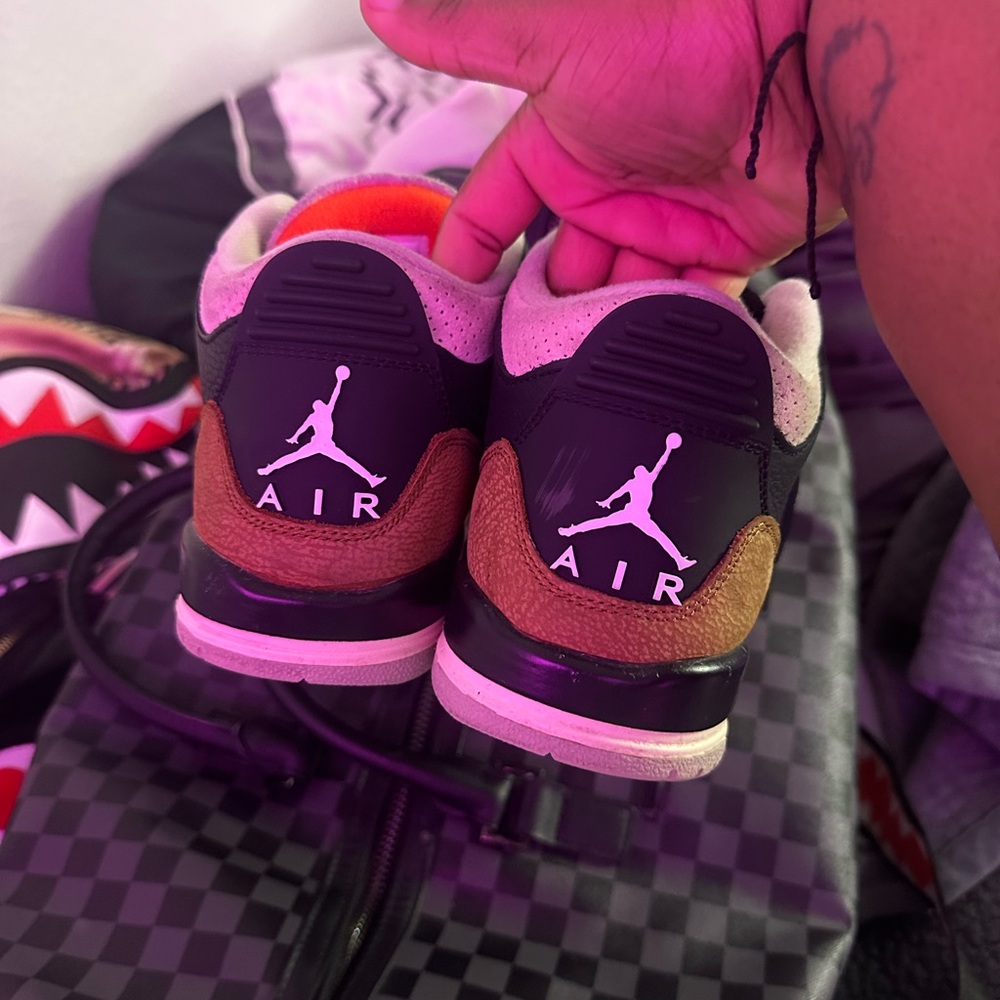 Jordan 3s - Picture 2 of 3
